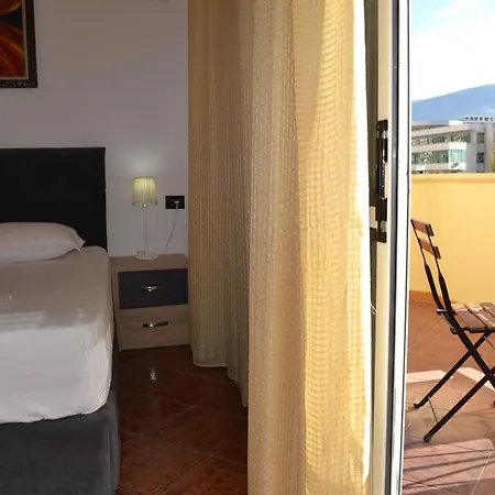 & Harbour At The Door 2 Bedrooms Partial Seaview