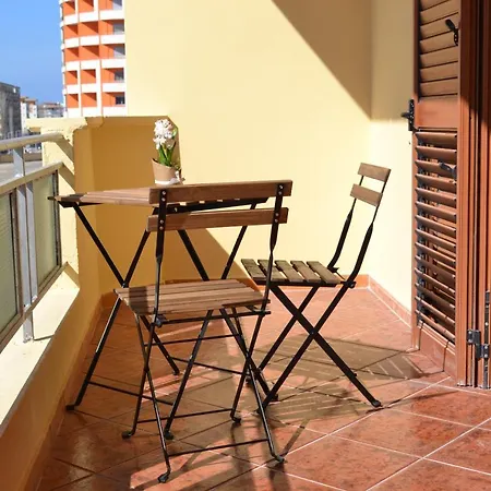 & Harbour At The Door 2 Bedrooms Partial Seaview