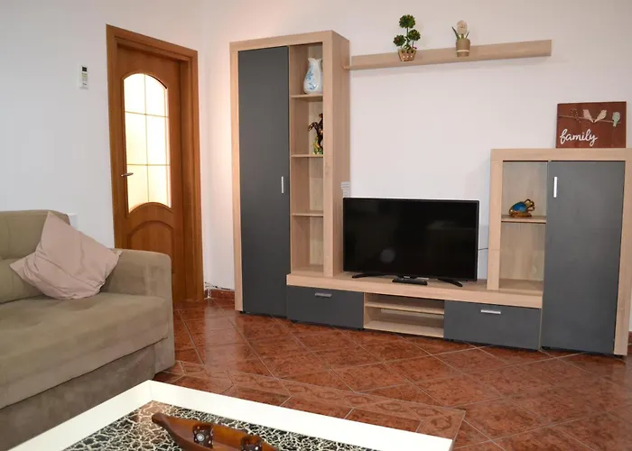 & Harbour At The Door 2 Bedrooms Partial Seaview