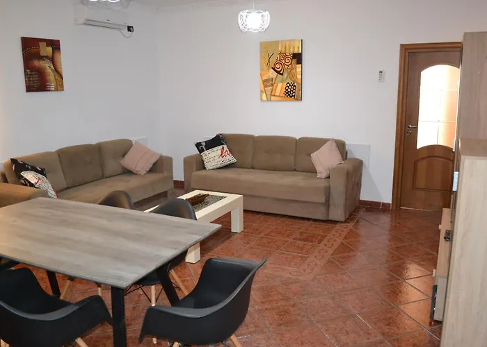 Appartement & Harbour At The Door 2 Bedrooms Partial Seaview