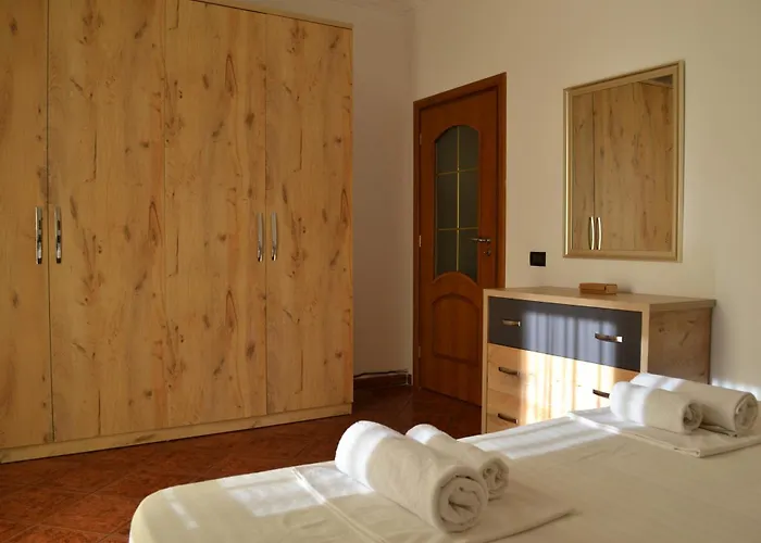 Appartement & Harbour At The Door 2 Bedrooms Partial Seaview Vlorë