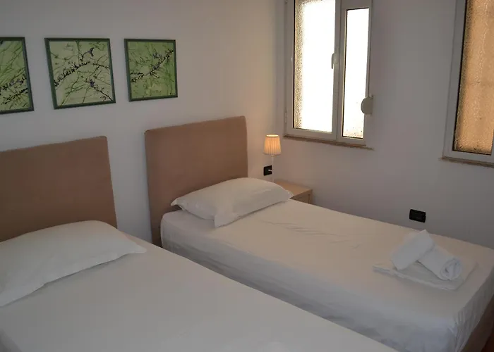 & Harbour At The Door 2 Bedrooms Partial Seaview *