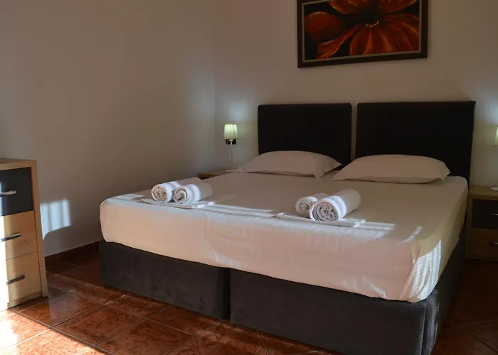 Appartement & Harbour At The Door 2 Bedrooms Partial Seaview Vlorë