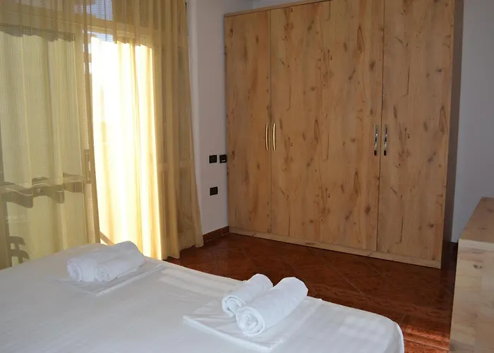 Appartement & Harbour At The Door 2 Bedrooms Partial Seaview Vlorë